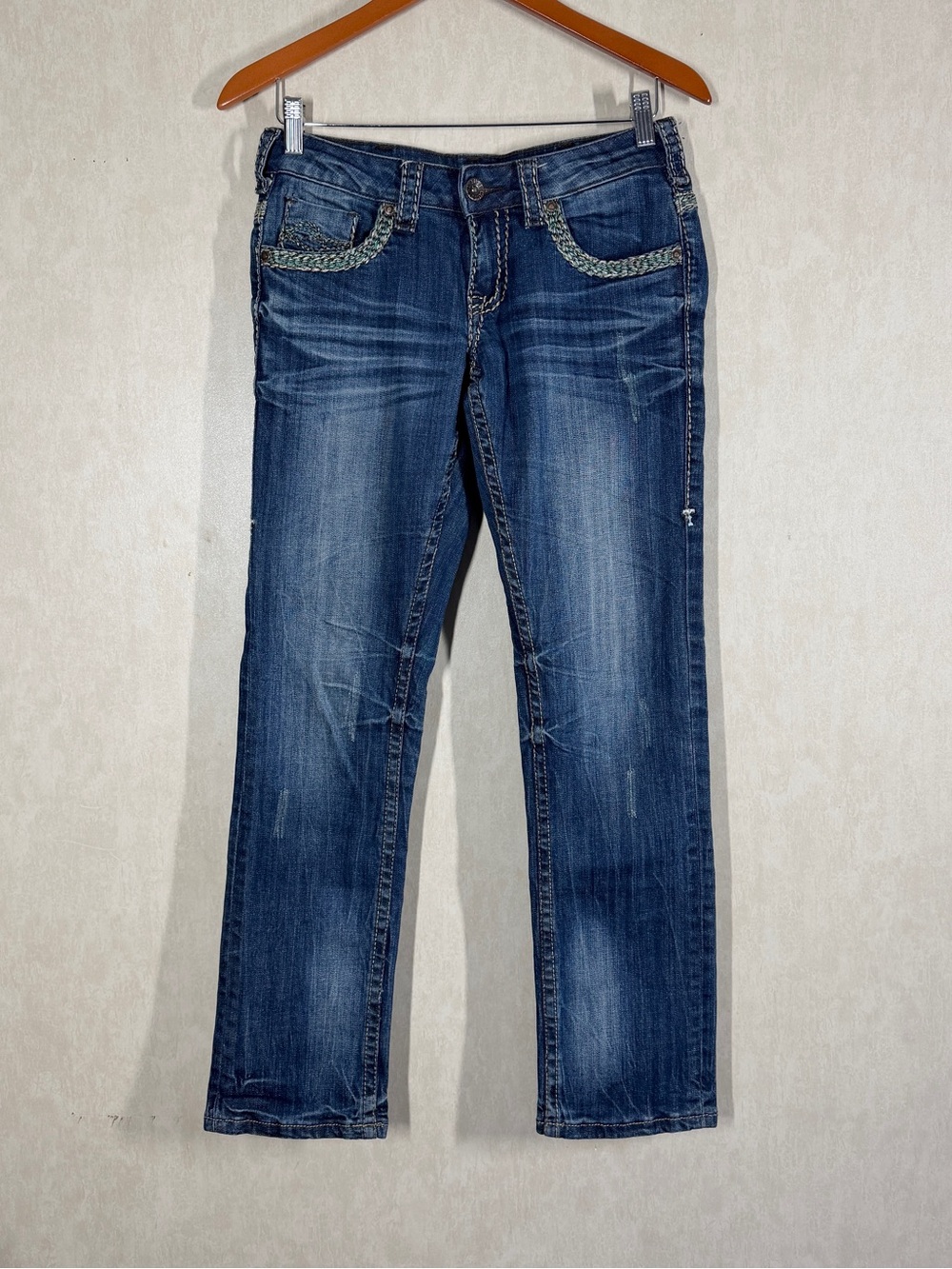 Cowgirl Tuff Co Women’s Studded Barbed Wire Embroidered Jeans Straight Leg 26X30